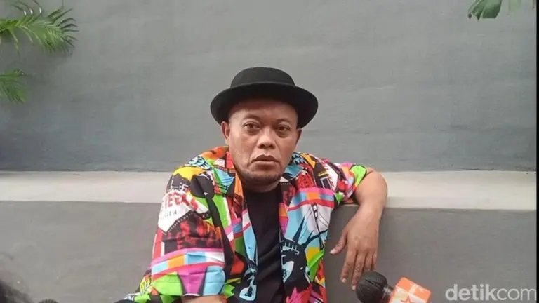 Sule Ingatkan Anak-anak Hati-hati Terhadap Trik Teddy Pardiyana Soal Harta Lina Jubaedah Sule Ingatkan Anak-anak Hati-hati Terhadap Trik Teddy Pardiyana Soal Harta Lina Jubaedah