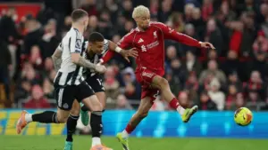 Rooney: Performa Ekitike Bisa Buat Isak Khawatir di Liverpool