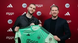 Maarten Paes Resmi Gabung Ajax Amsterdam: Waktunya Kembali ke Eropa