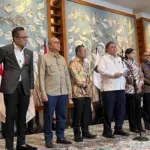 Pasar Saham Rontok, Airlangga Sampaikan Pesan Penguatan Ekonomi dari Prabowo