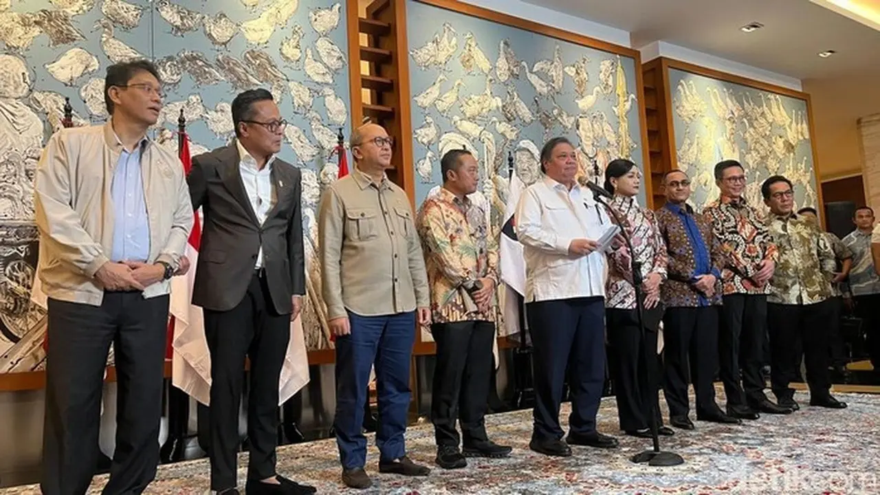Pasar Saham Rontok, Airlangga Sampaikan Pesan Penguatan Ekonomi dari Prabowo Pasar Saham Rontok, Airlangga Sampaikan Pesan Penguatan Ekonomi dari Prabowo