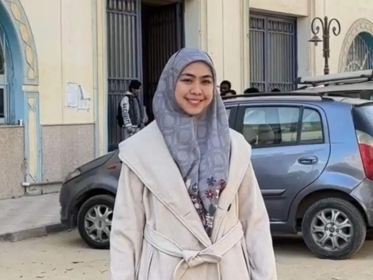 Oki Setiana Dewi: Bolak-balik Mesir-Indonesia Tiap Akhir Pekan Demi Kuliah dan Keluarga