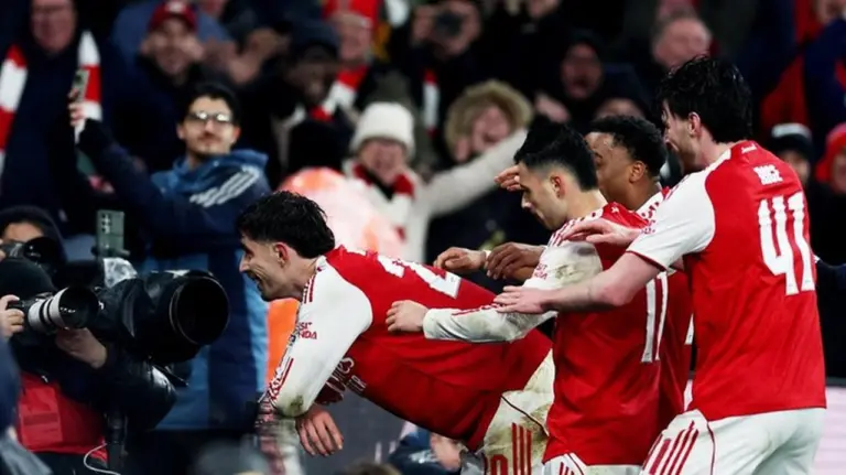 Arsenal Bidik Trofi Carabao Cup Setelah 33 Tahun Puasa Gelar, Declan Rice Ungkap Keinginan Tim Arsenal Bidik Trofi Carabao Cup Setelah 33 Tahun Puasa Gelar, Declan Rice Ungkap Keinginan Tim