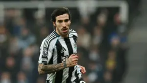 Eddie Howe: Sandro Tonali Bahagia di Newcastle, Namun Masa Depannya di Luar Kendali