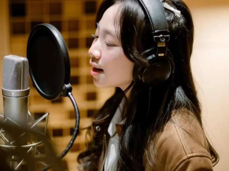 Etenia Croft dan Farel Prayoga Rilis ‘Peganglah Tanganku’, Simbol Harapan di Tengah Bencana Etenia Croft dan Farel Prayoga Rilis ‘Peganglah Tanganku’, Simbol Harapan di Tengah Bencana