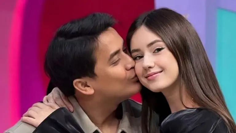 Vika Kolesnaya Alami Baby Blues Pasca Melahirkan, Billy Syahputra Beri Dukungan Penuh Vika Kolesnaya Alami Baby Blues Pasca Melahirkan, Billy Syahputra Beri Dukungan Penuh