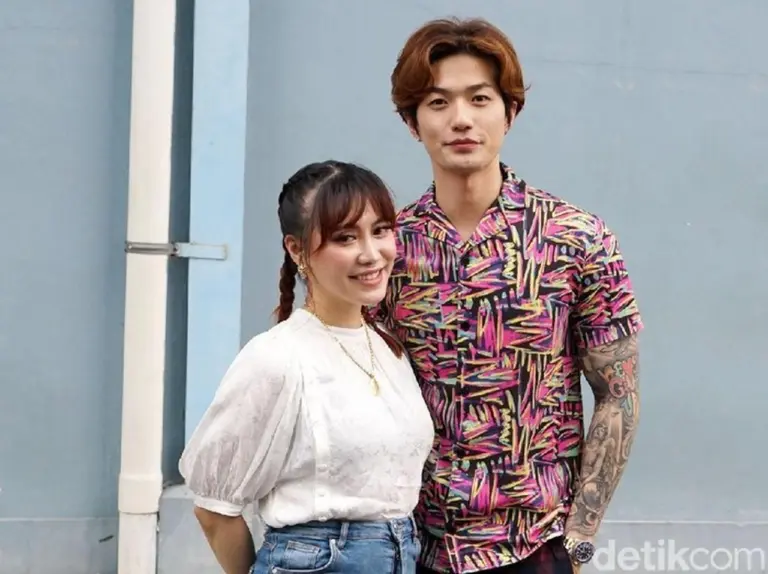 Lee Jeong Hoon dan Moa Komitmen Tak Terpisahkan Pasca Isu Perselingkuhan Menerpa