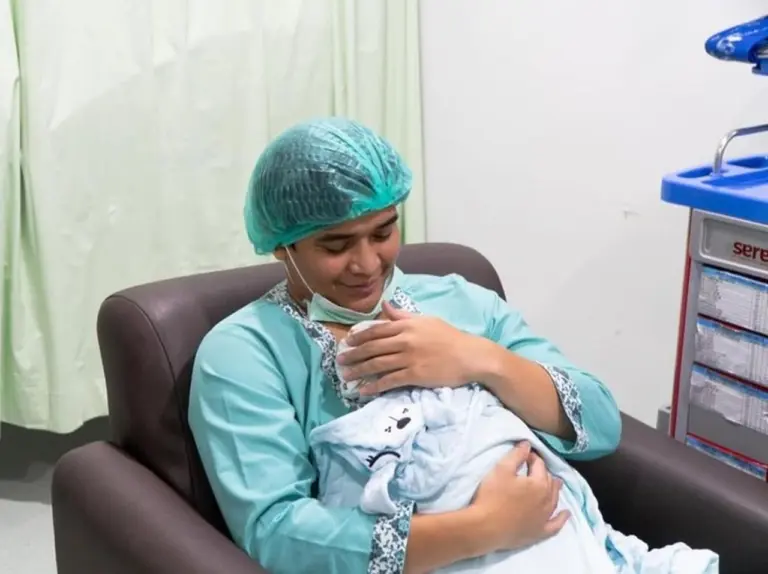 Billy Syahputra Menangis Haru di Kamar Mandi, Curhat ke Mendiang Olga: ‘Gue Udah Punya Anak!’