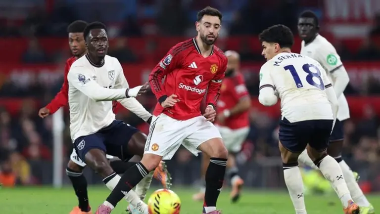 Jelang West Ham vs Man Utd: Michael Carrick Ingatkan Skuadnya Waspadai Transisi The Hammers