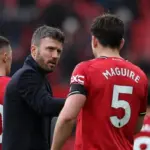 Dimitar Berbatov Ingatkan MU untuk Tidak Terburu-buru Permanenkan Michael Carrick