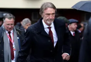 Sir Jim Ratcliffe Akui Tak Populer di MU, Fokus Benahi Klub