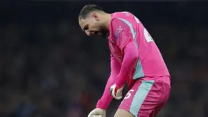 David Seaman Kritik Gianluigi Donnarumma: Rayakan Penyelamatan yang Benar-Benar Berarti